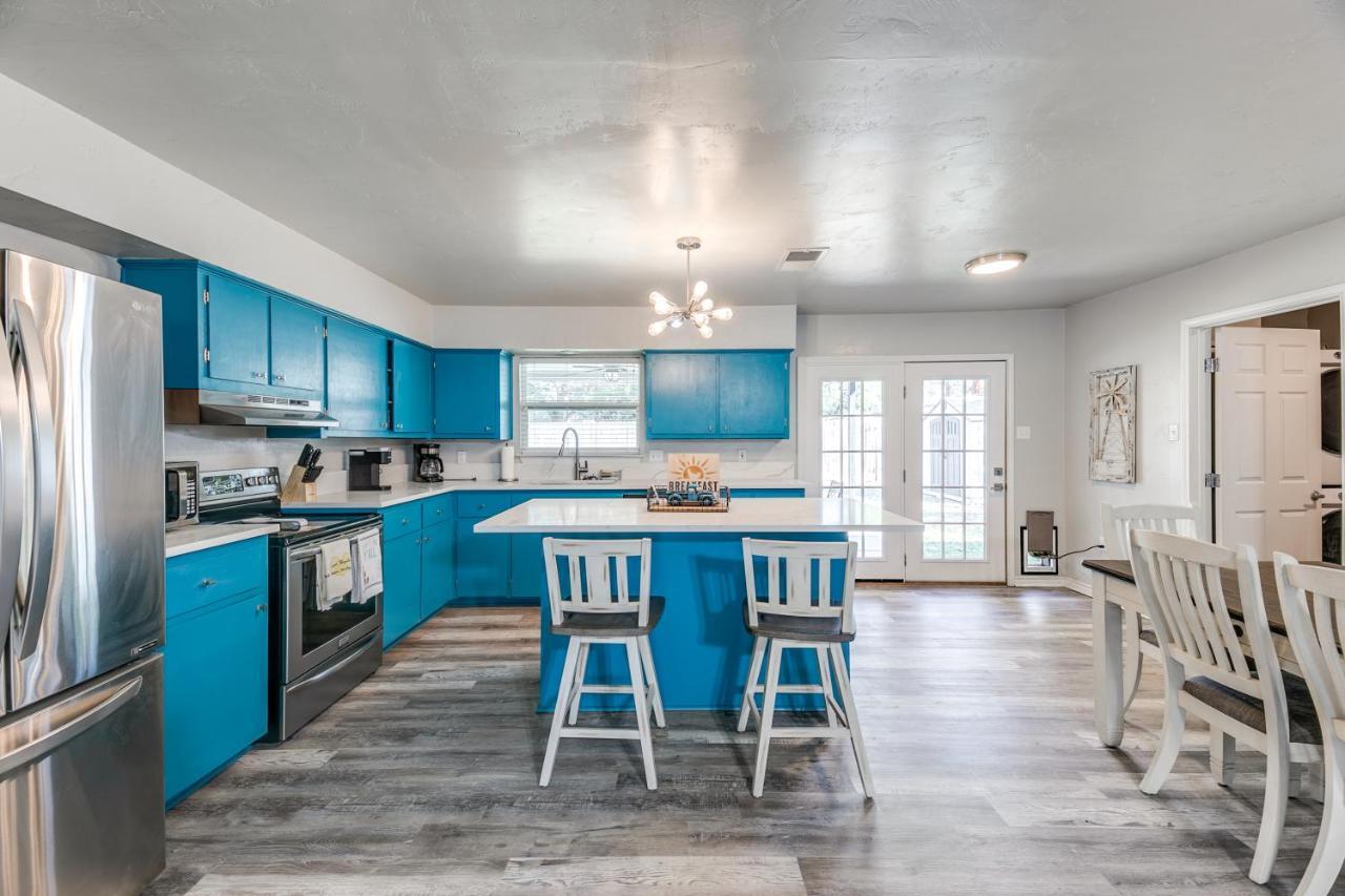 Cozy 4 Bedroom Home Blocks To Main Street And Wineries Fredericksburg Exterior foto